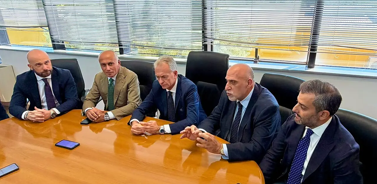 Tavolo del dibattito