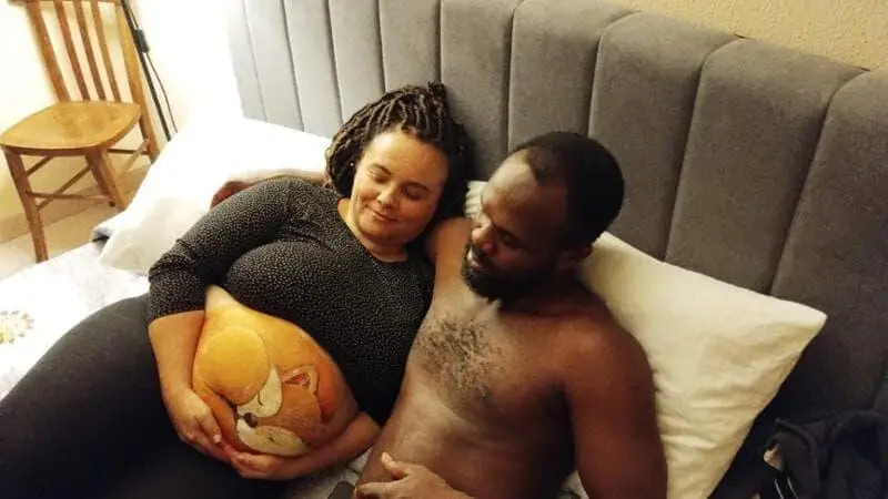 Rosa Vespa e Moses Omogo Chidiebere