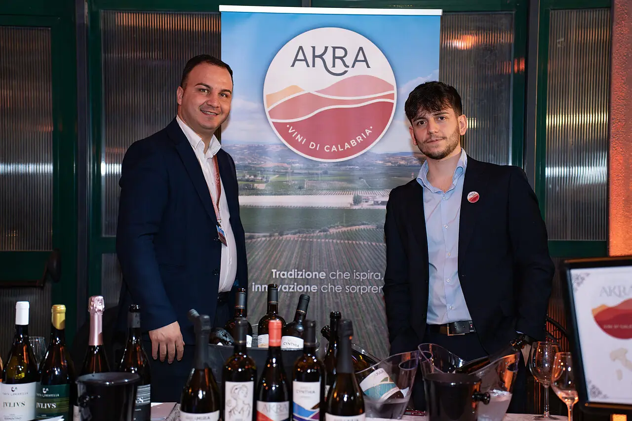 Akra Vini a Roma
