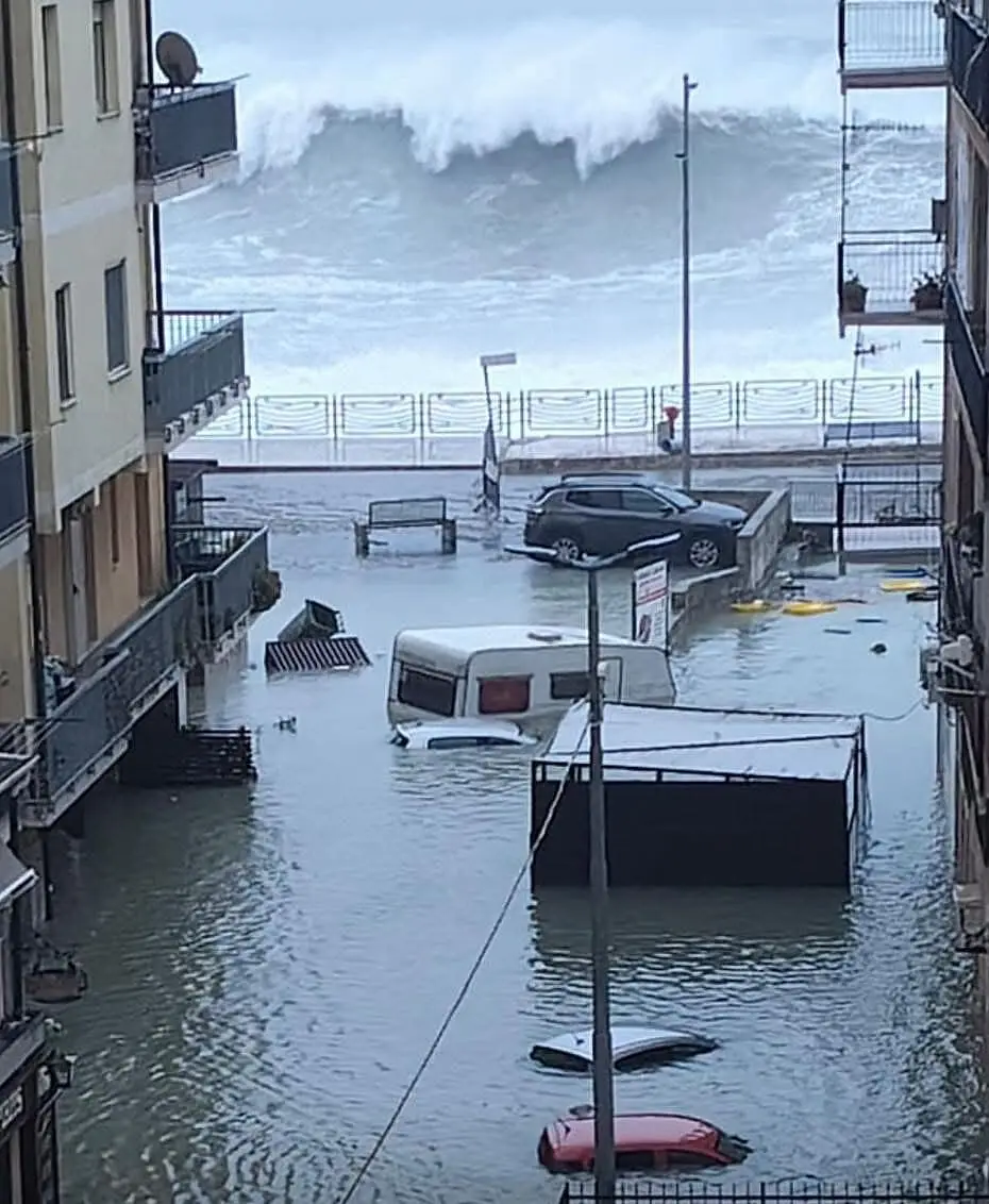 Il maltempo a Catanzaro Lido