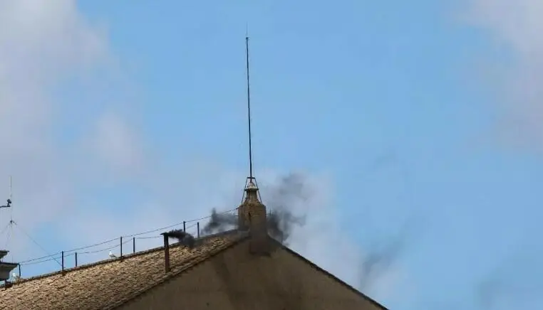 La seconda fumata nera