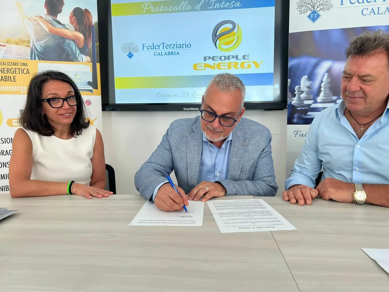 Accordo tra FederTerziario Calabria e People Energy