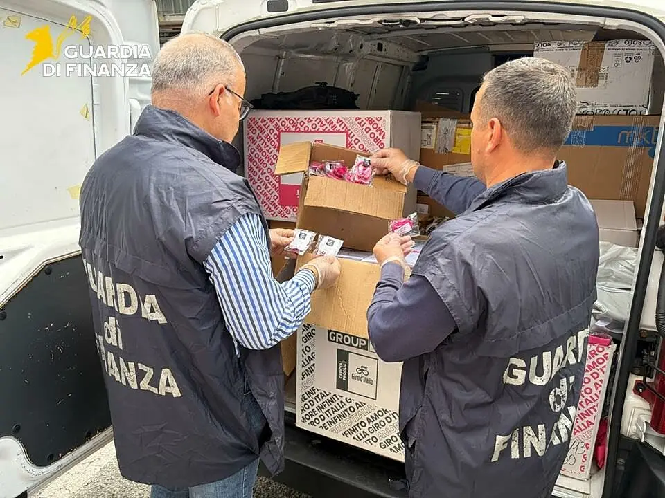 Gli articoli sequestrati