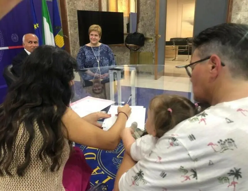Comune di Cosenza: bambina riconosciuta figlia di due madri