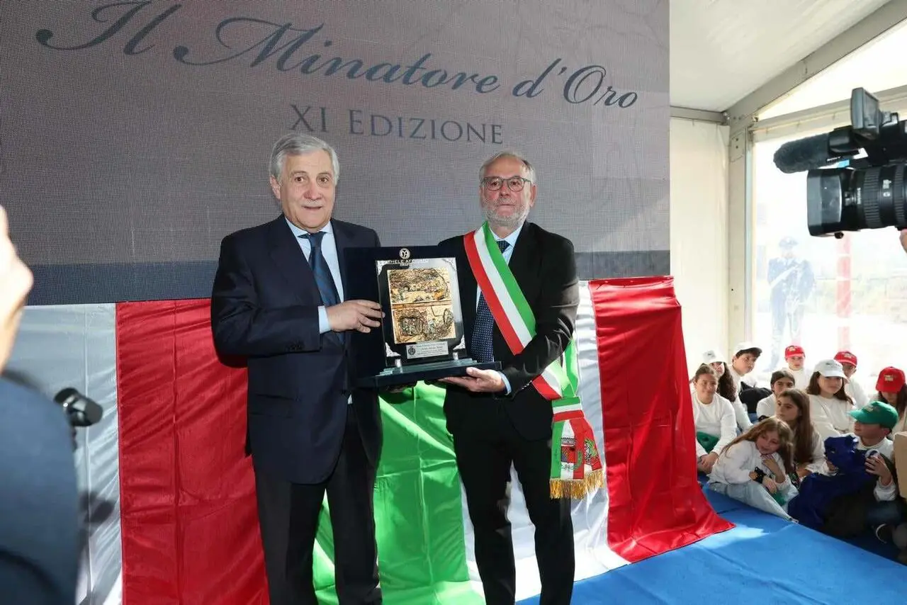 Tajani riceve il premio Il Minatore d’Oro