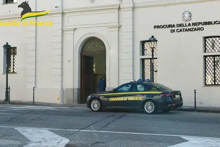 Auto Guardia di Finanza