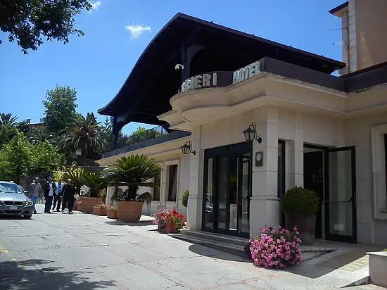 L'ingresso dell'Hotel Barbieri ad Altomonte