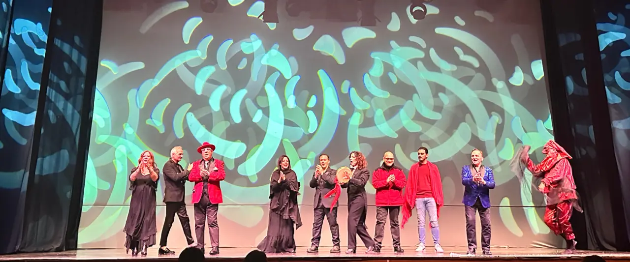Uno dei momenti di “Napoli è fatta così - Mille Cuori per un Sorriso” al Cinema Teatro Garden di Rende