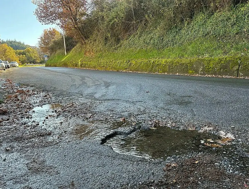 Una perdita d'acqua a Donnici