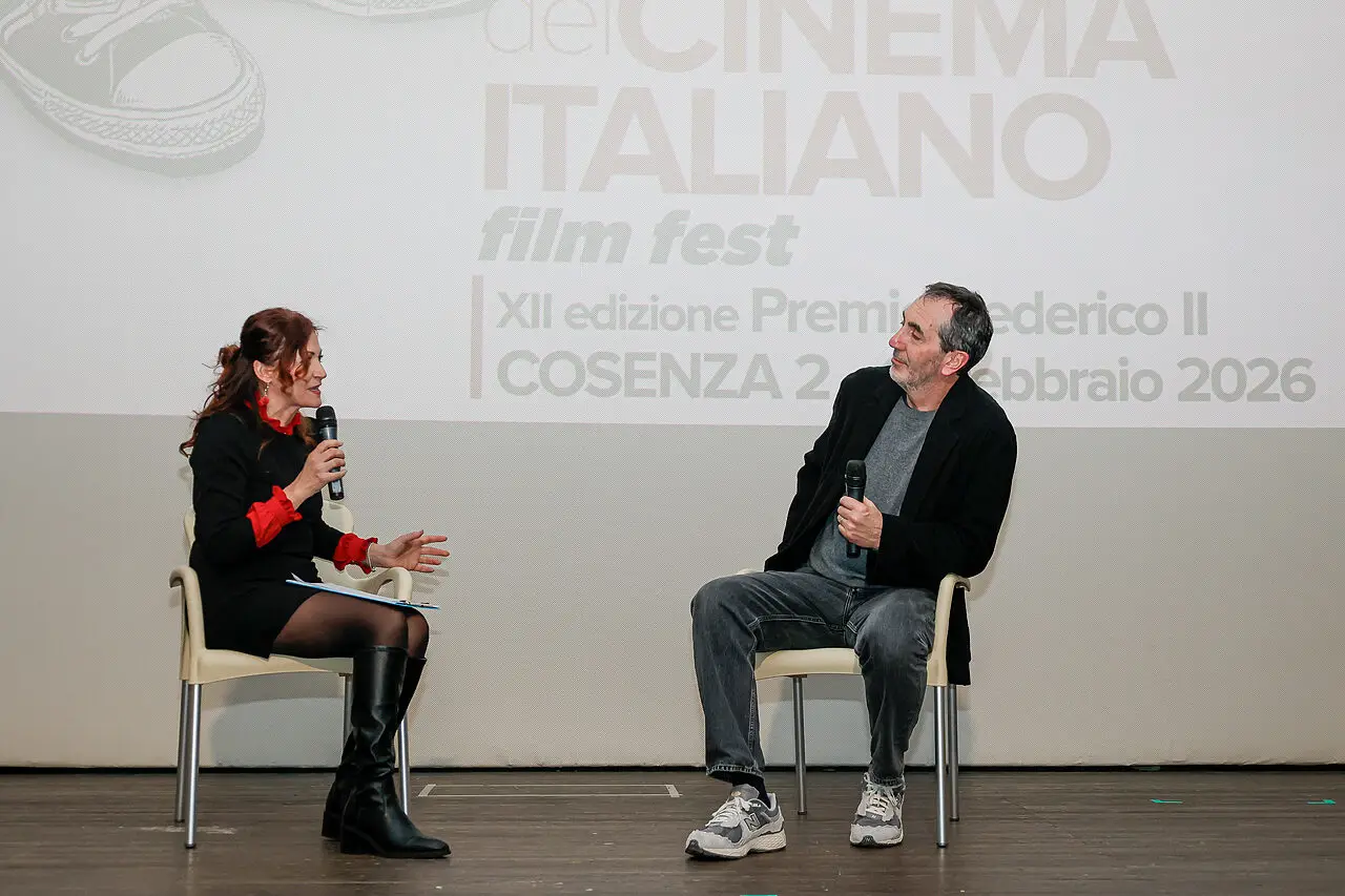 Paolo Calabresi sul palco del Cinema San Nicola