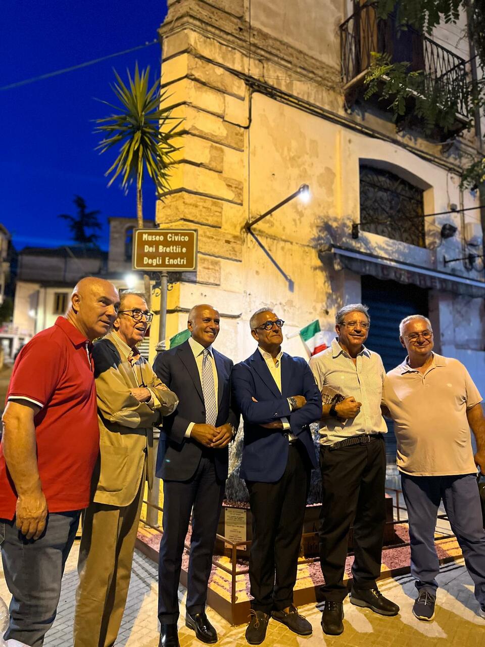 inaugurazione del monumento al rione Massa