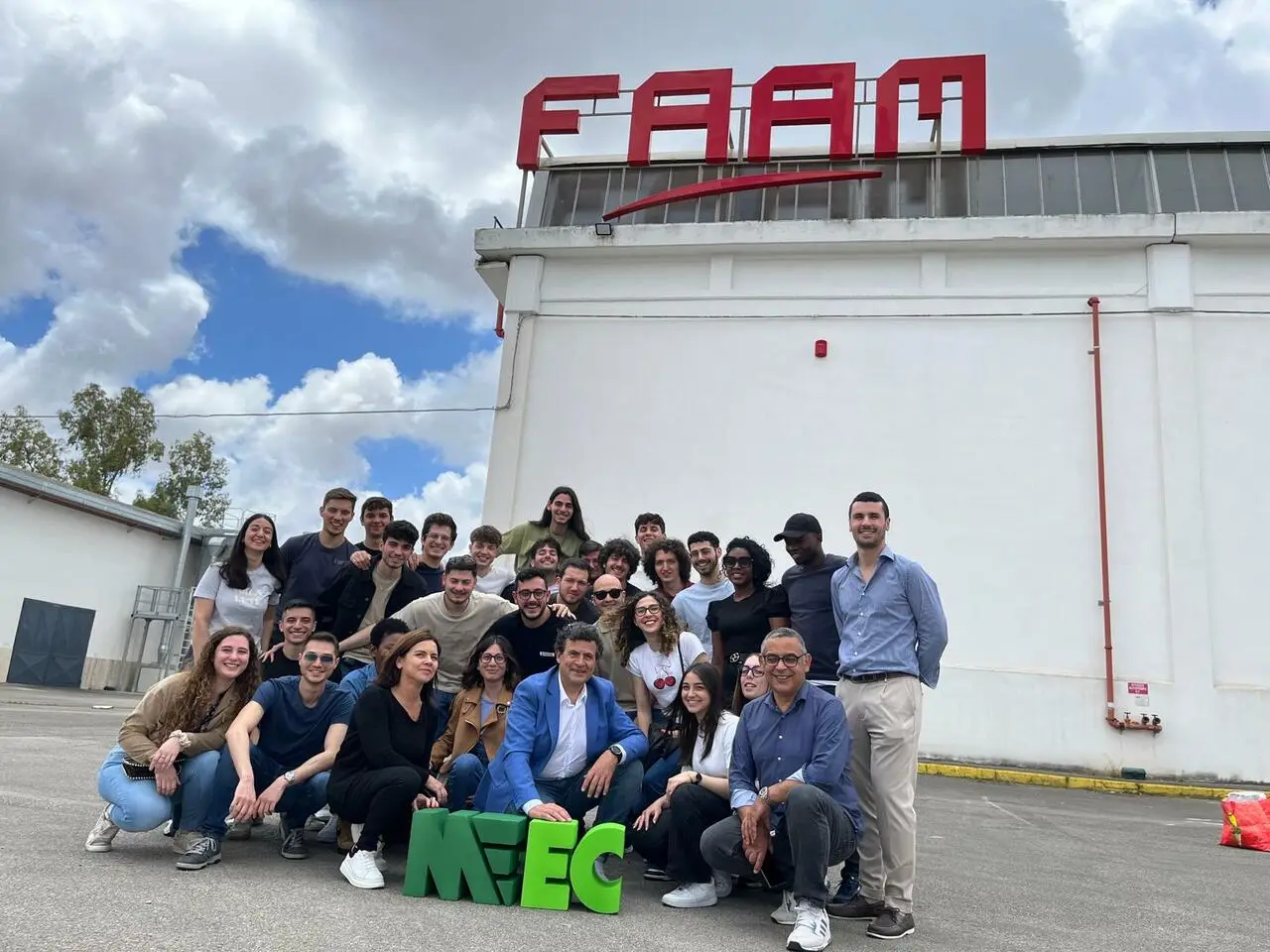 ragazzi e team di formatori