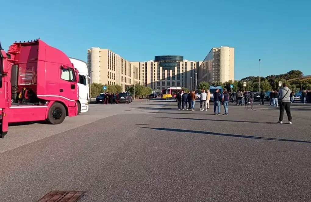La protesta alla Cittadella regionale