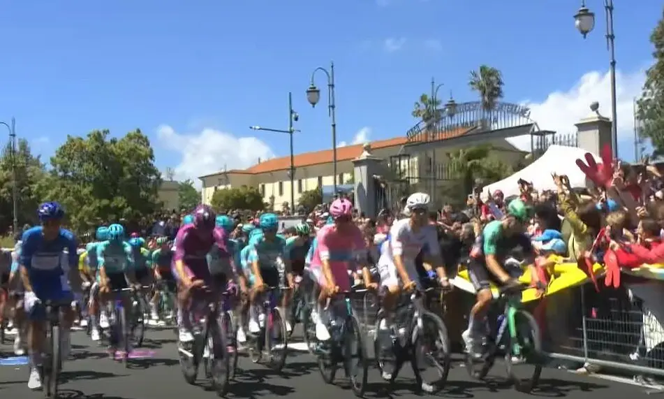 La partenza del Giro d'Italia a Catanzaro