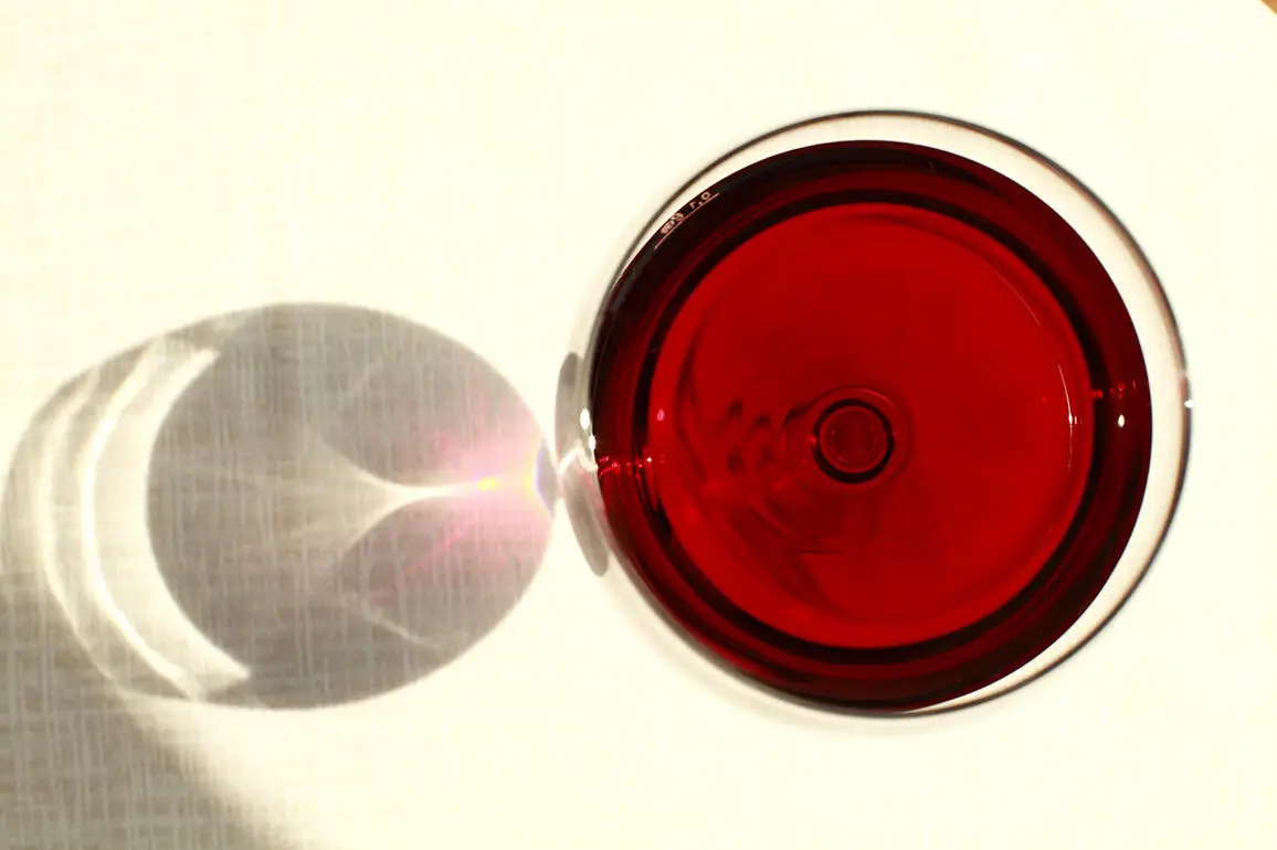 Calice di vino rosso