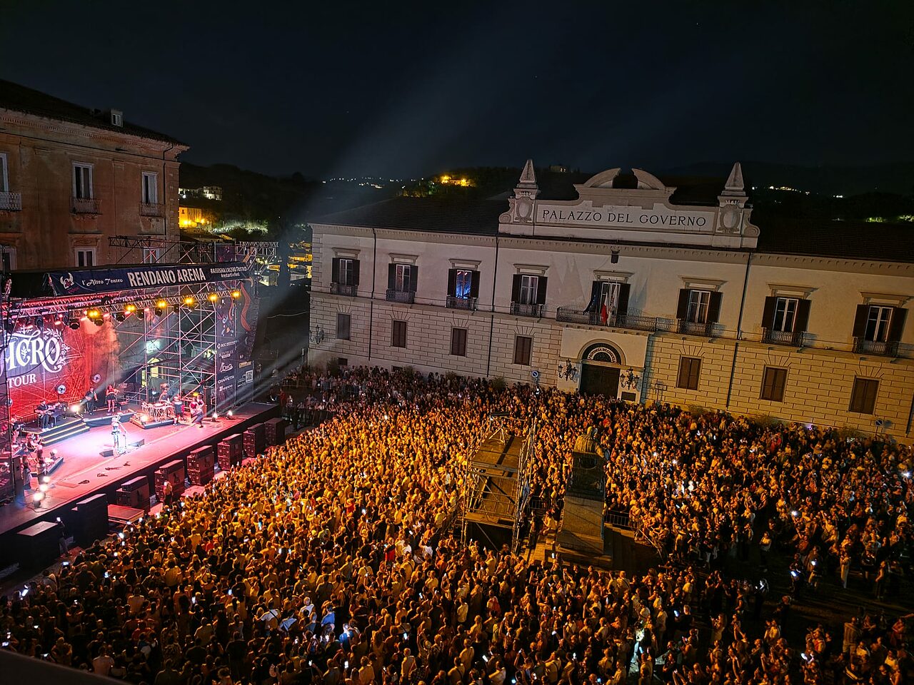 Il concerto di Serena Brancale ad Invasioni