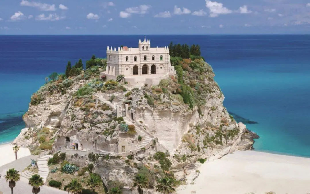 Santuario di Santa Maria dell'Isola a Tropea