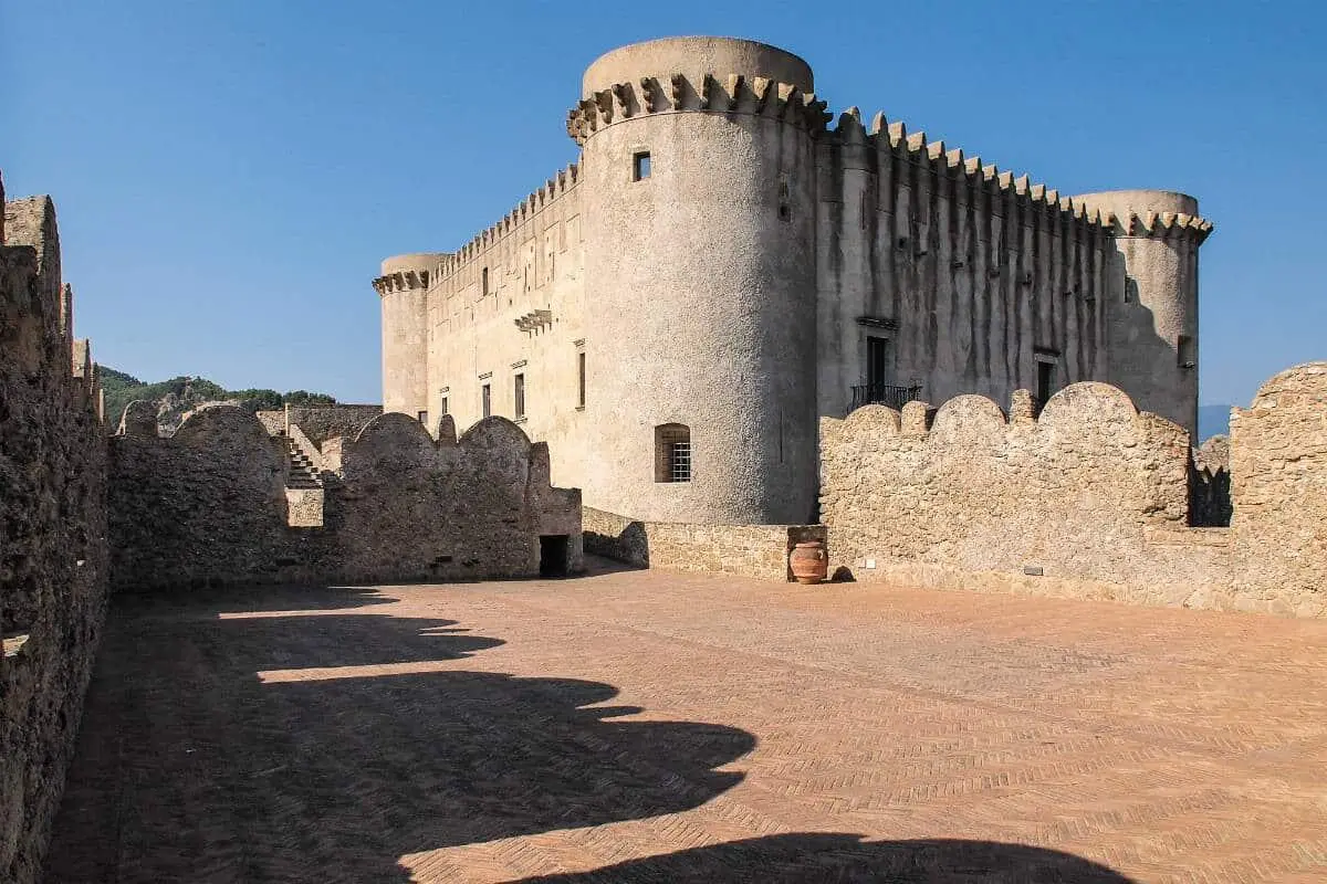 Il castello di Santa Severina