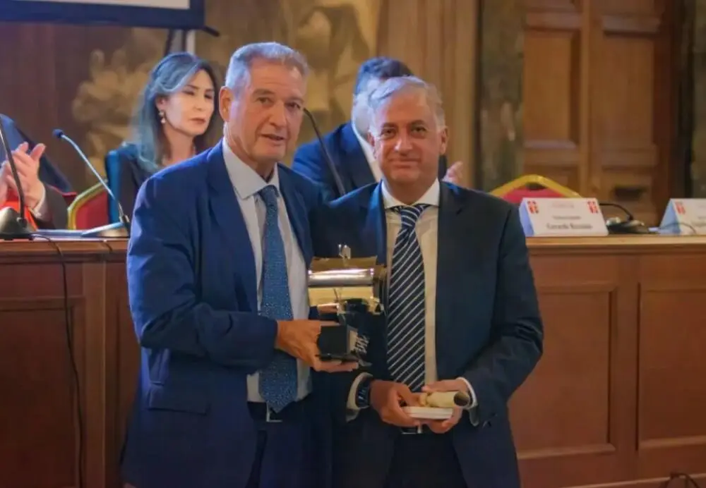 La premiazione del prof Tassone
