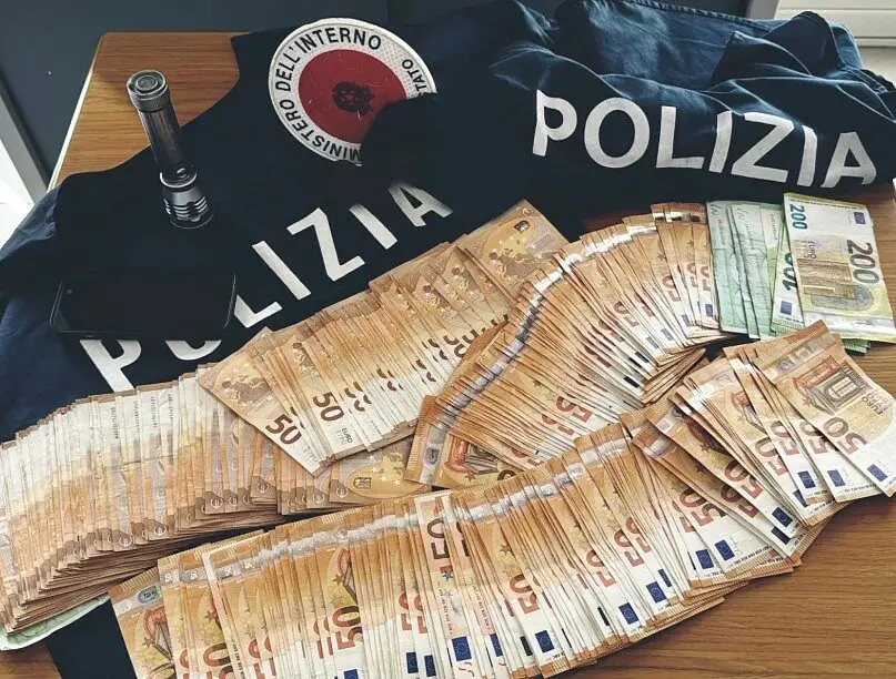 I soldi sequestrati dalla polizia