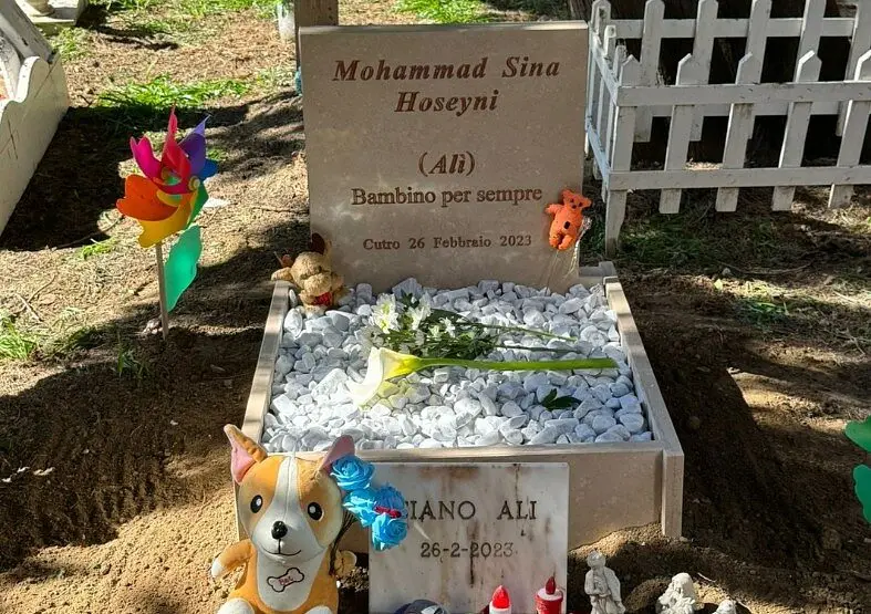 La tomba del piccolo Alì