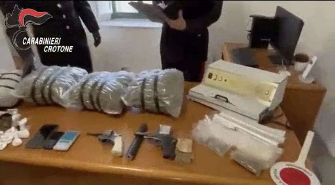 Il sequestro dei carabinieri a Strongoli