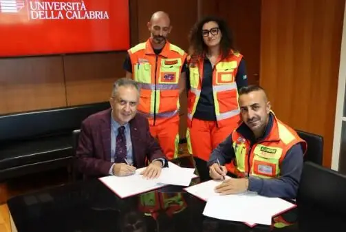 La firma dell'accordo