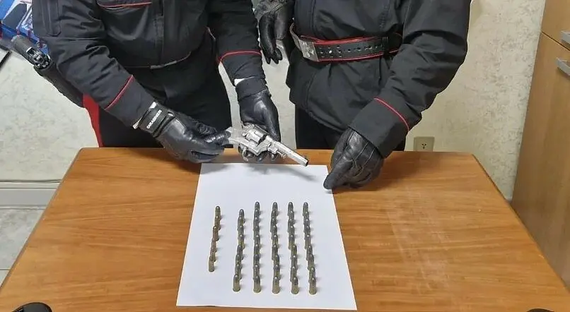 La pistola sequestrata