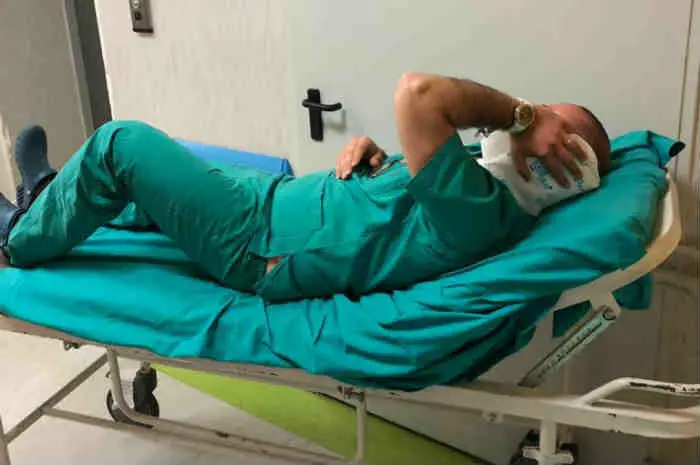 Infermiere aggredito