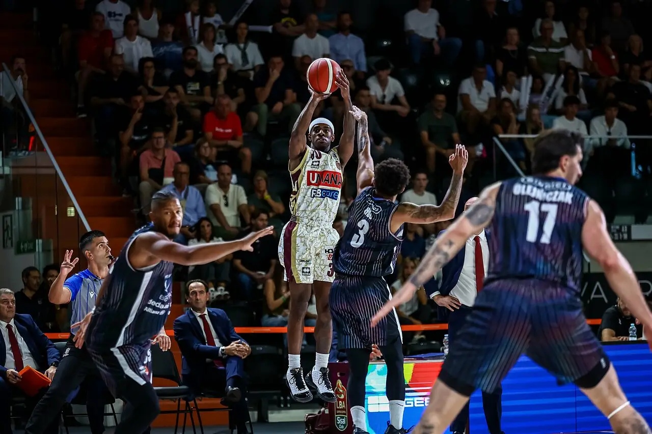 X - @REYER1872