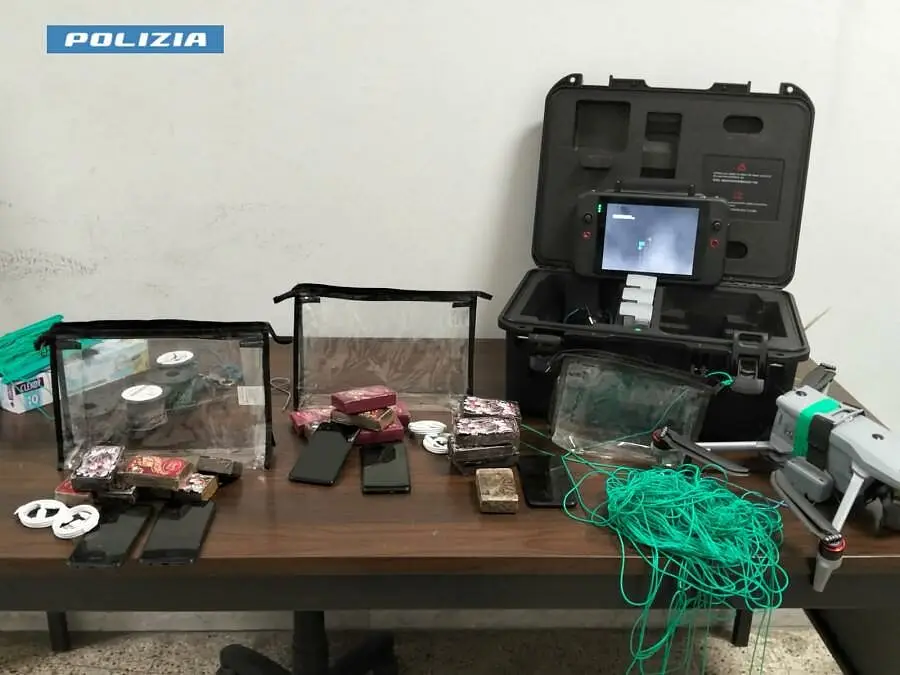 Foto materiale sequestrato