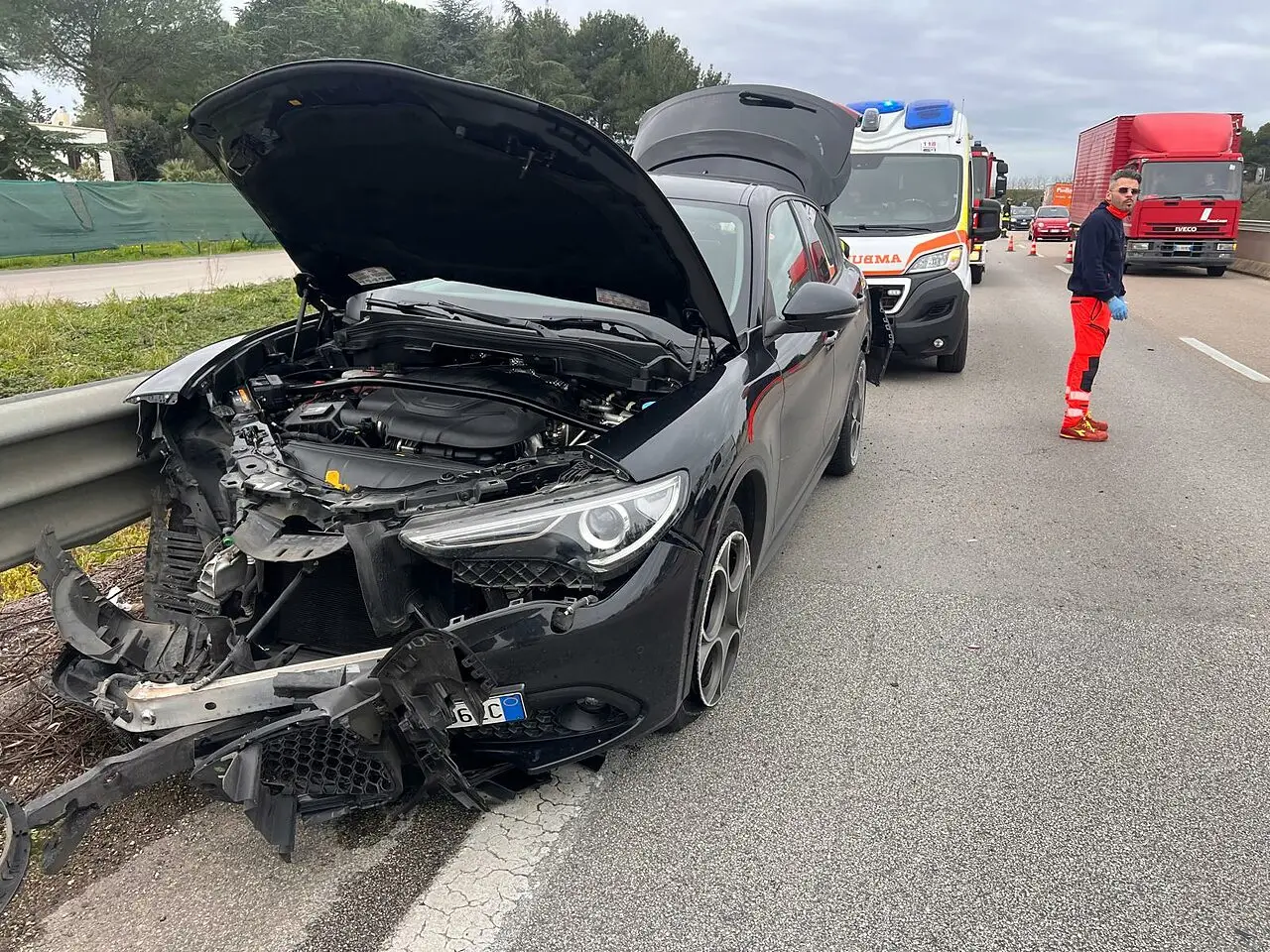 auto incidente mesagne