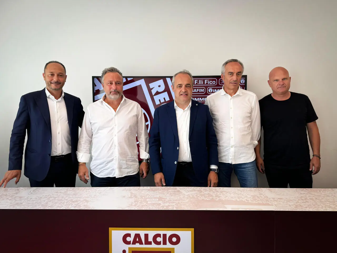 Da sinistra: Carmelo Salerno (presidente Reggiana), Marco Barbieri (Righi Sfoglia Torino), Giammaria Manghi (Capo della Segreteria Politica della Presidenza della Regione Emilia-Romagna), Roberto Zanini (Assessore allo Sport del Comune di Toano) ed E