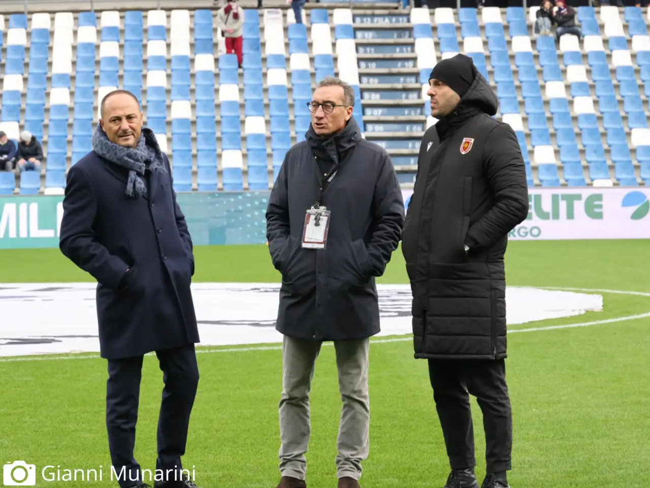 Il ds Pizzimenti assieme al presidente Salerno e al collaboratore dell'area sportiva Panfili - foto Gianni Munarini