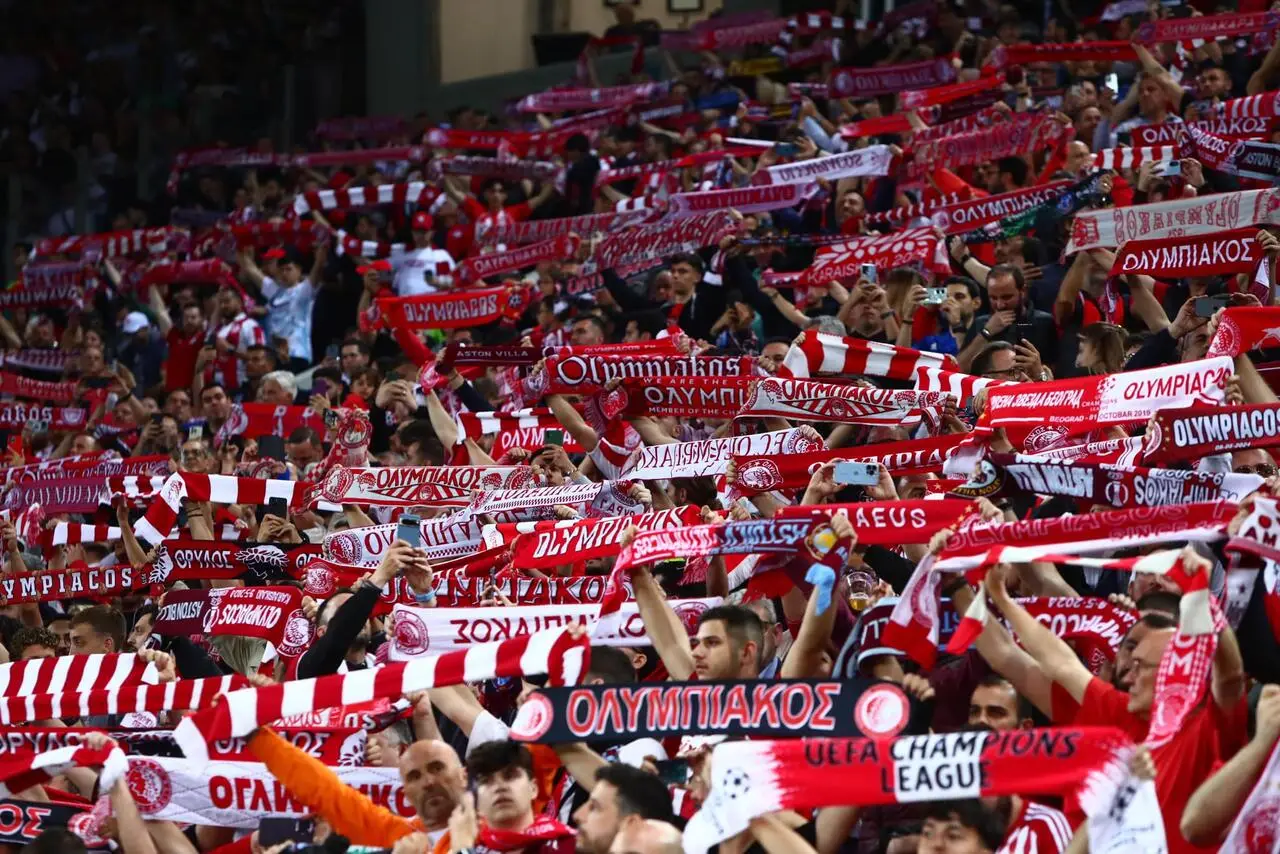 Tifosi Olympiacos_crediti profilo Facebook  ufficiale Olympiacos