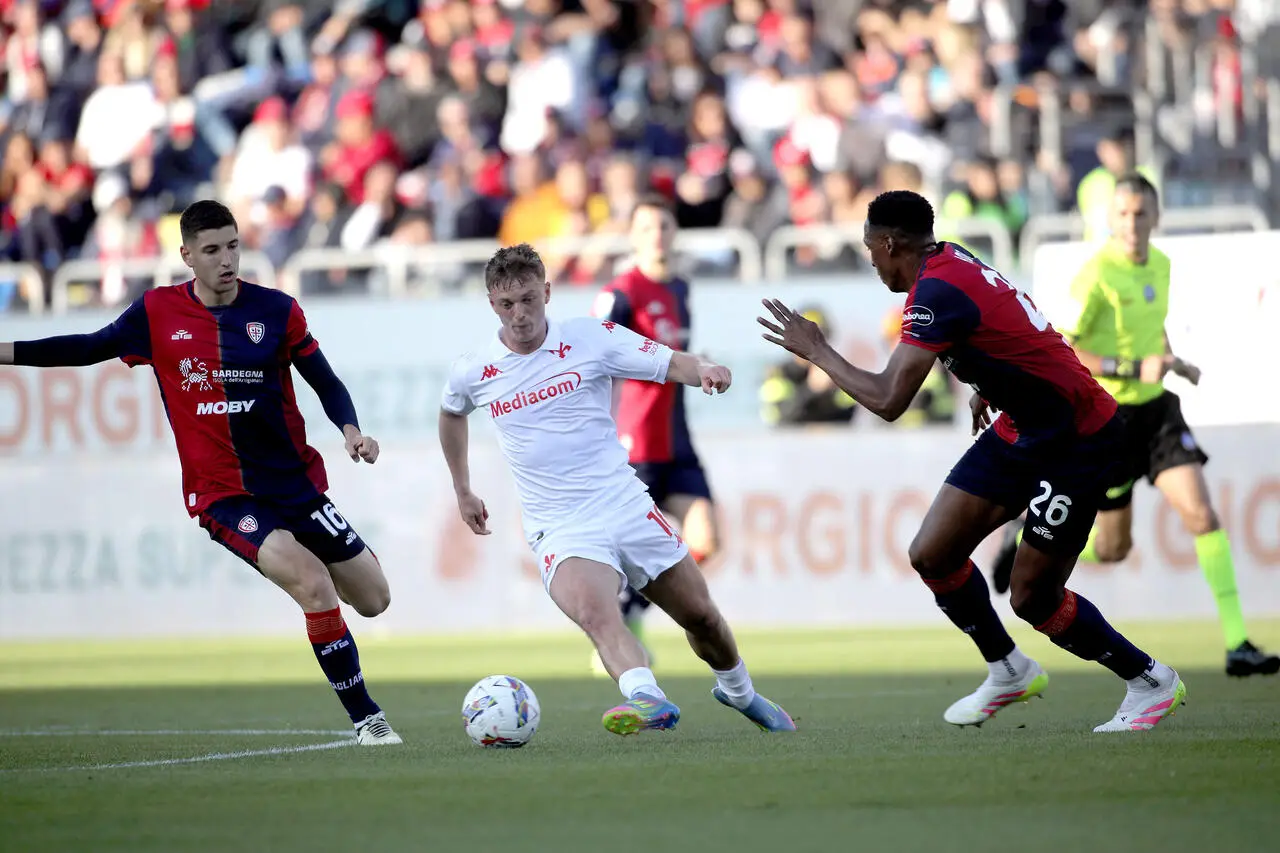 Gudmundsson vs Cagliari