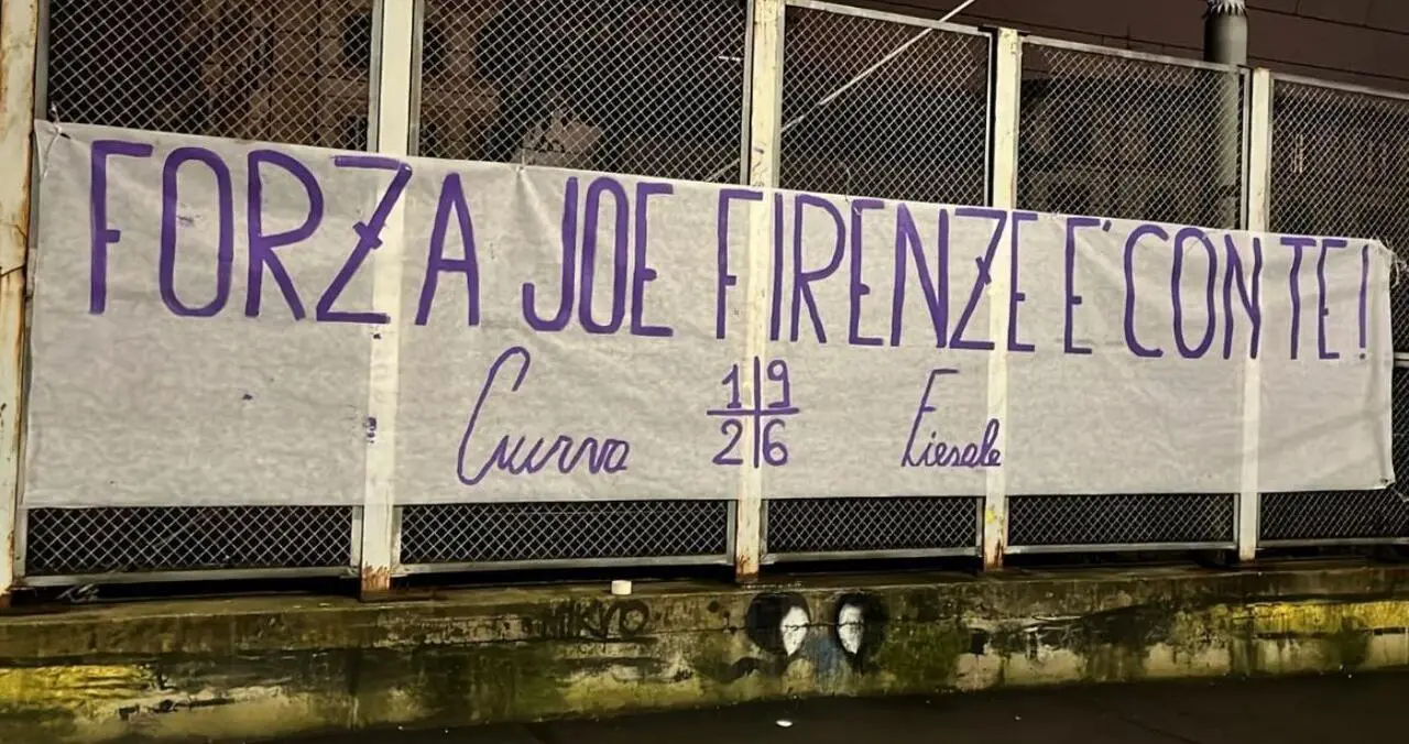striscioneBarone Foto Instagram curvafiesolefirenze_