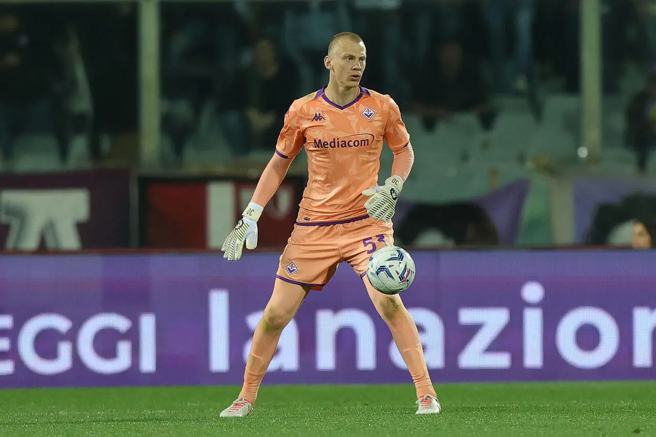 FLORENCE, ITALY - APRIL 28: Oliver Christensen of ACF Fiorentina in action