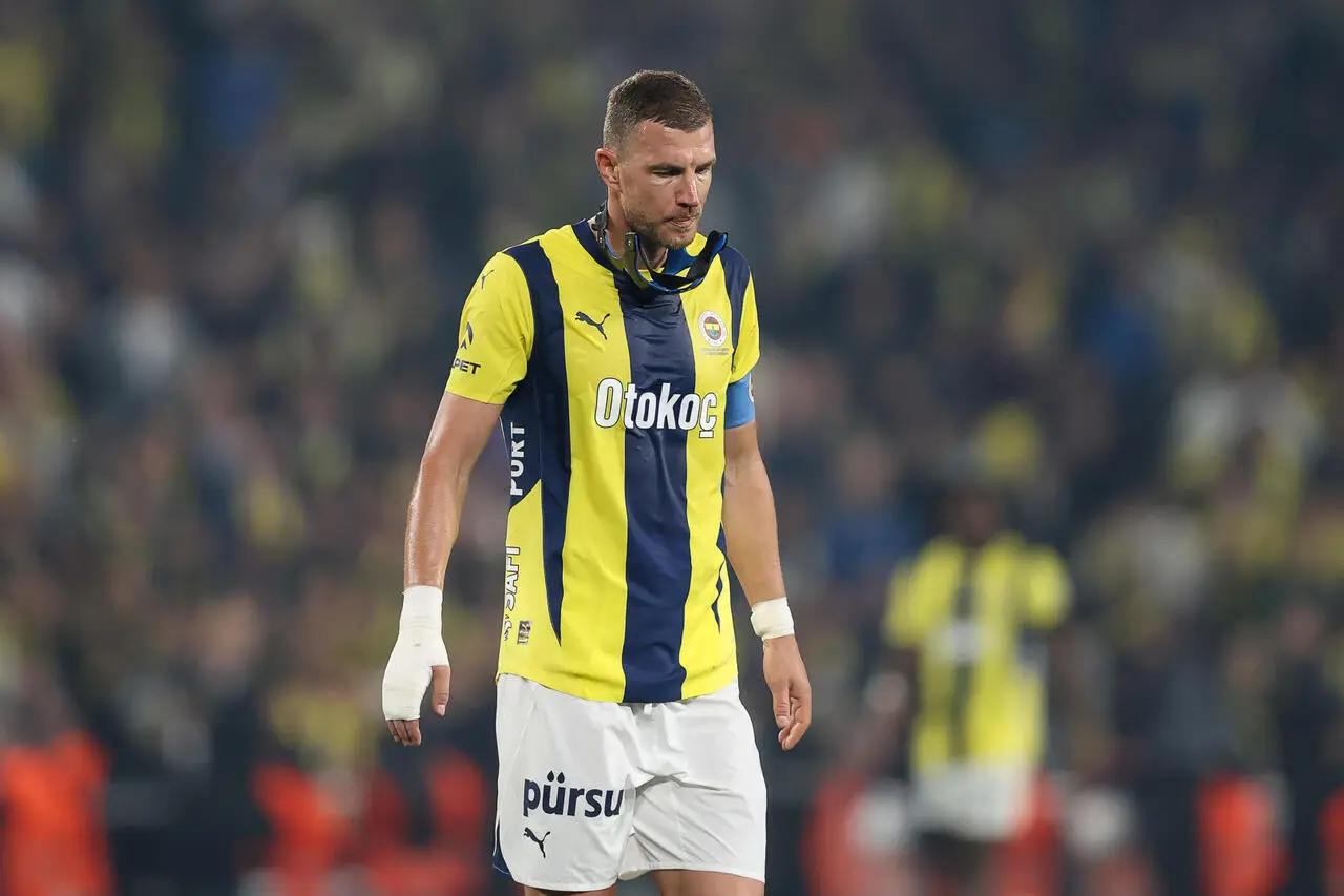 ISTANBUL, TURKEY - APRIL 20: Edin Dzeko of Fenerbahce