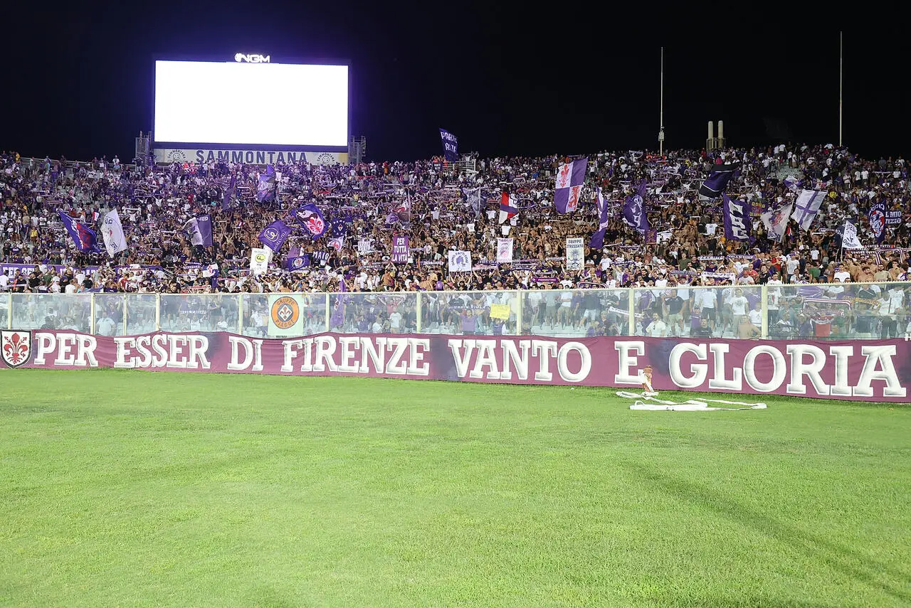FLORENCE, ITALY - SEPTEMBER 1: Fans of ACF Fiorentina during the Serie A match between Fiorentina and Monza at Stadio Artemio Franchi