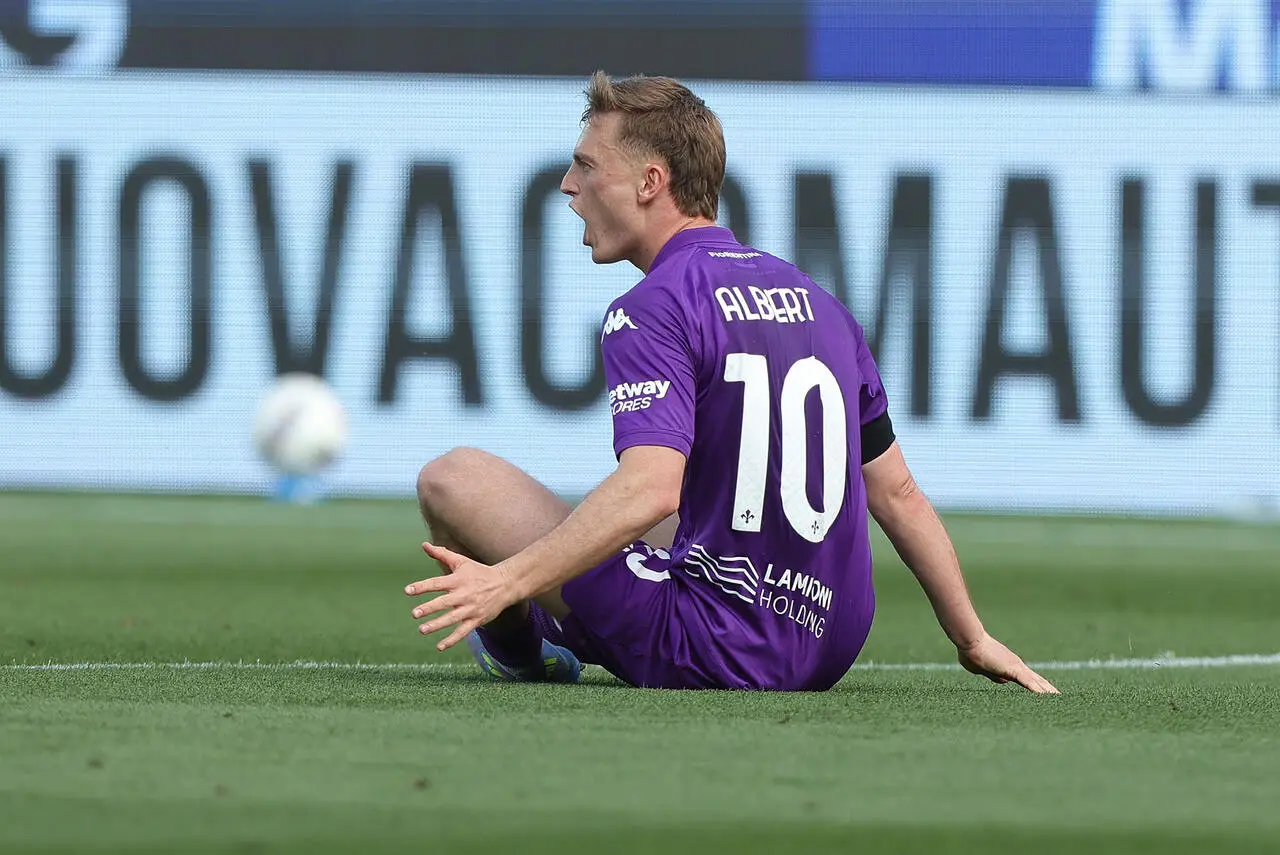 FLORENCE, ITALY - APRIL 27: Albert Gudmundsson of ACF Fiorentina reacts during the Serie A match between Fiorentina and Empoli at Stadio Artemio Franchi