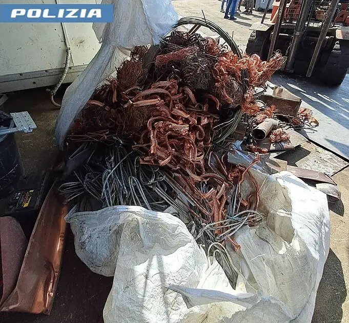 deposito-materiale-ferroso-sequestrato