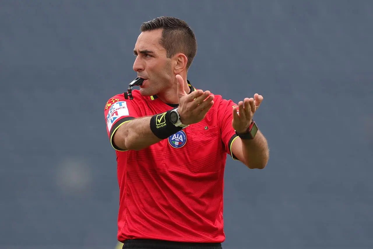 Nuovo regolamento calcio 2026 IFAB VAR e countdown