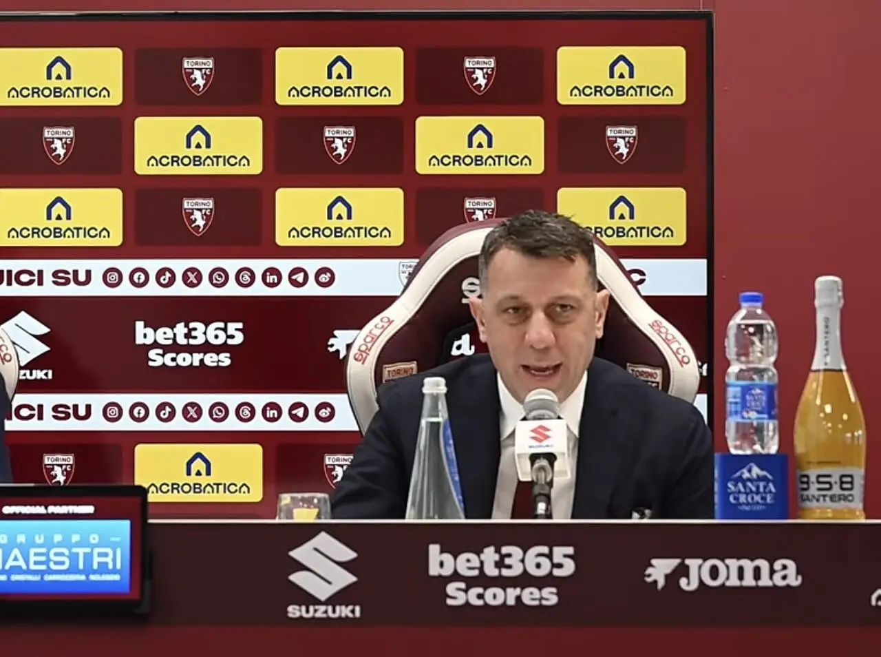 Roberto D’Aversa durante la presentazione al Torino Fc