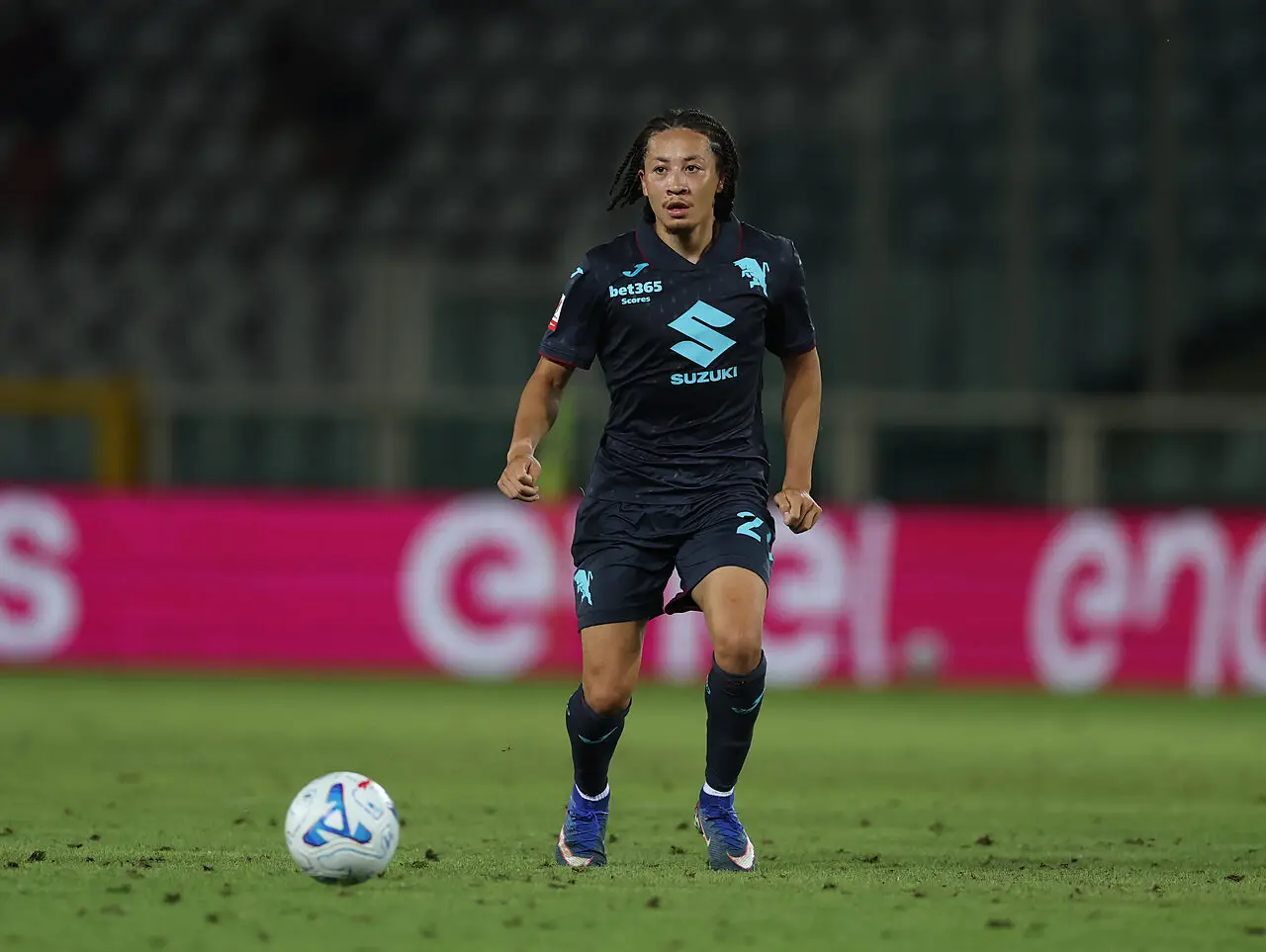Fitz-Jim in azione con la terza maglia del Torino FC in Torino Carrarese di Coppa Italia