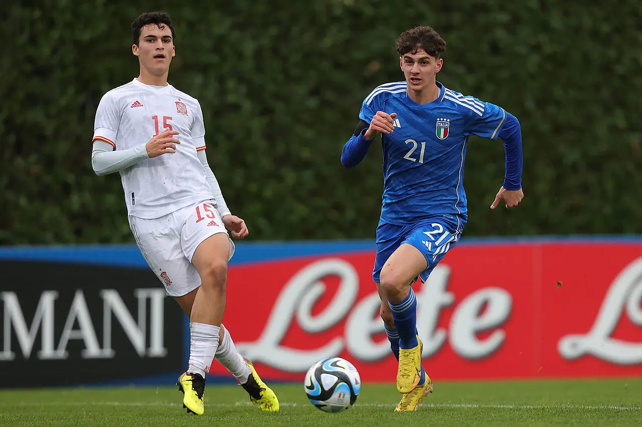 Alvaro Cortés con la maglia della Spagna