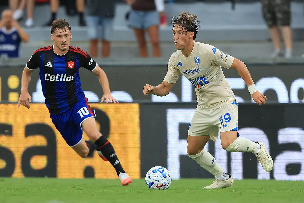 Edoardo Biondini dell'Empoli in azione contro il Pisa in Coppa Italia