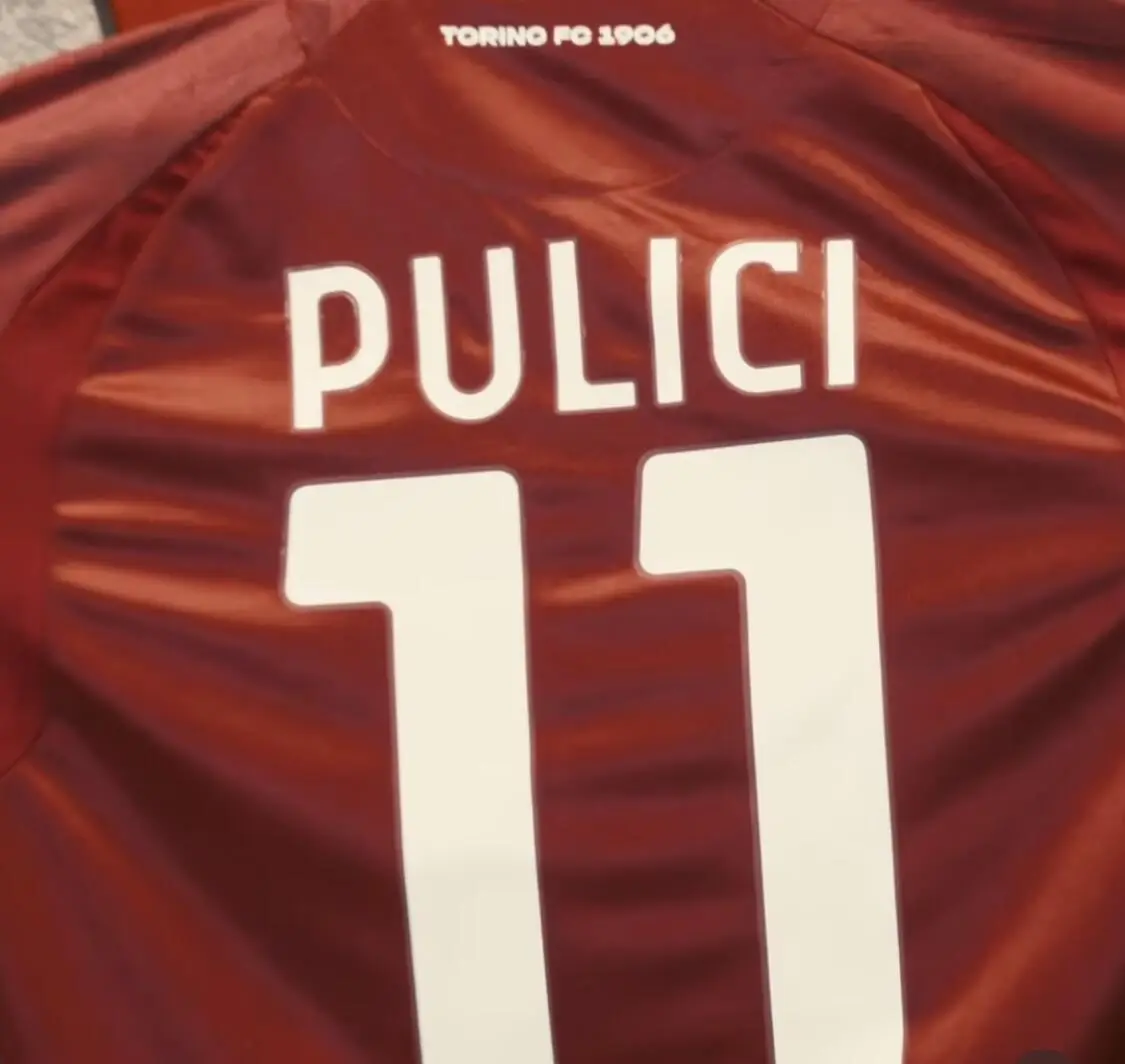 La maglia numero 11 di Pulici