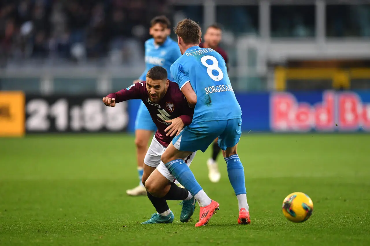 Torino Napoli, Vlasic contrastato da McTominay