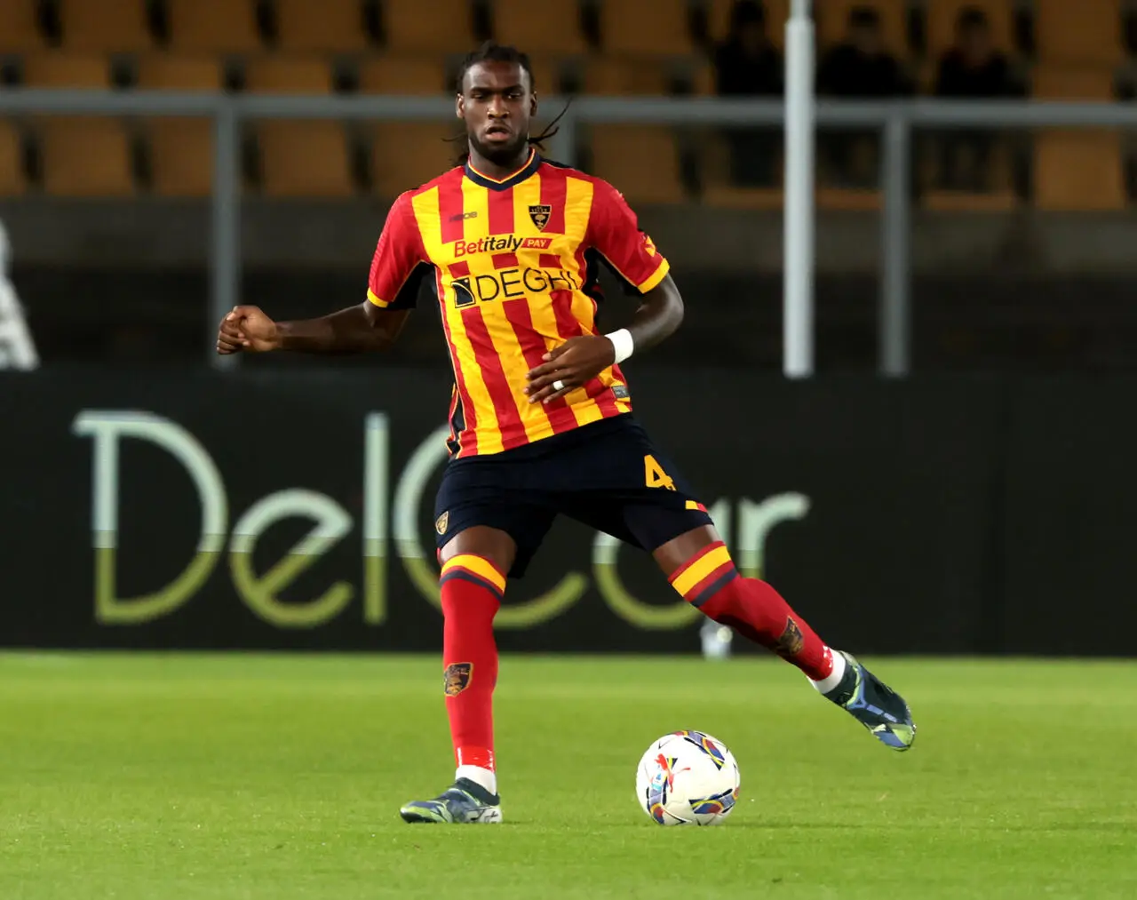 Kialonda Gaspar, difensore del Lecce
